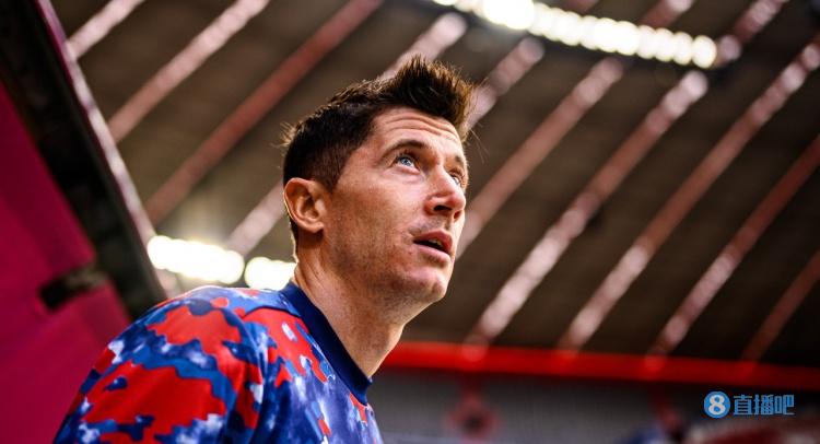 卡福:莱万是当世最佳球员之一,他没有理由离开这么出色的拜仁